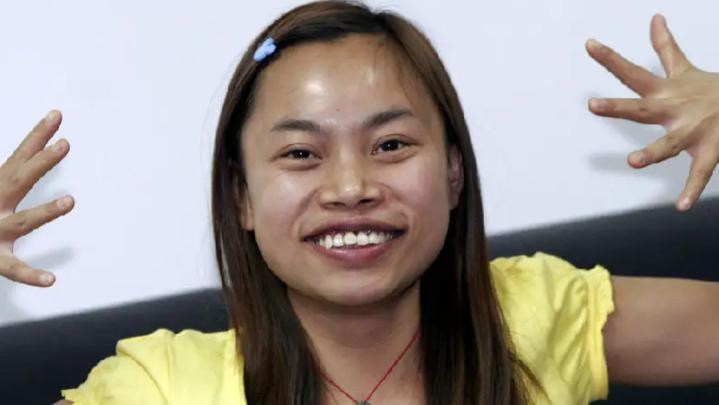 表情包|罗玉凤破碎的“美国梦”，移民12年还是社会底层，称自己活得不如狗