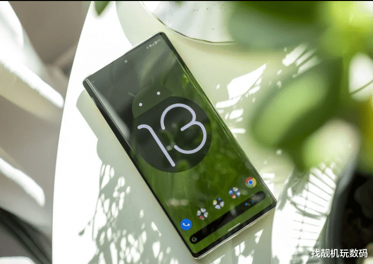 安卓|全球首款Android 13手机，2K+自研处理器，年度翻车王又有续作