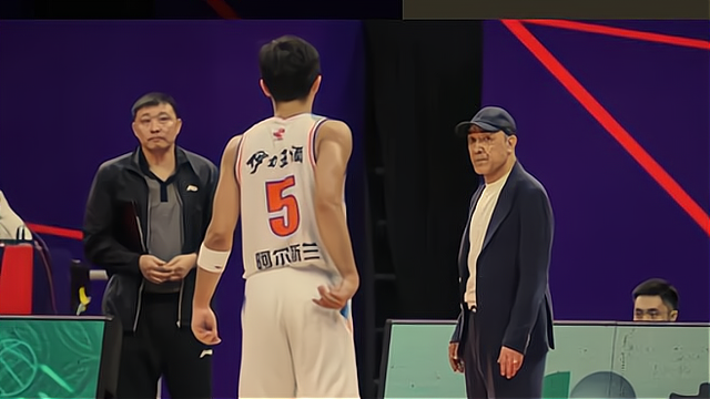 新疆男篮|阿的江下课倒计时？周琦队友NBL大放异彩 外教就位 大魔王重回新疆