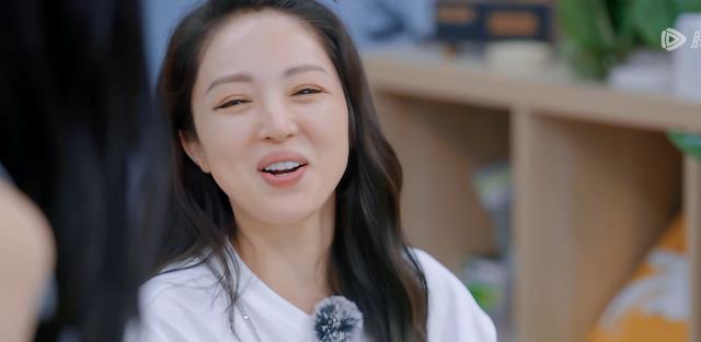 董璇|《桃花坞2》董璇首次回应“澳洲事件”，宋丹丹祝福她苦尽甘来