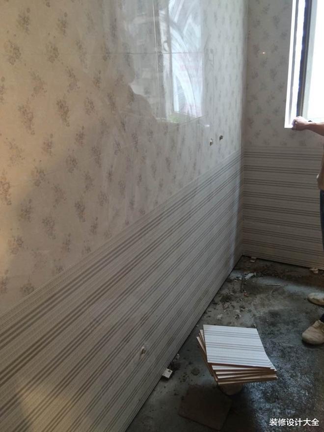 单身小姐姐说我家卫生间墙砖真难看，冲进她家一看，回来真想砸了！