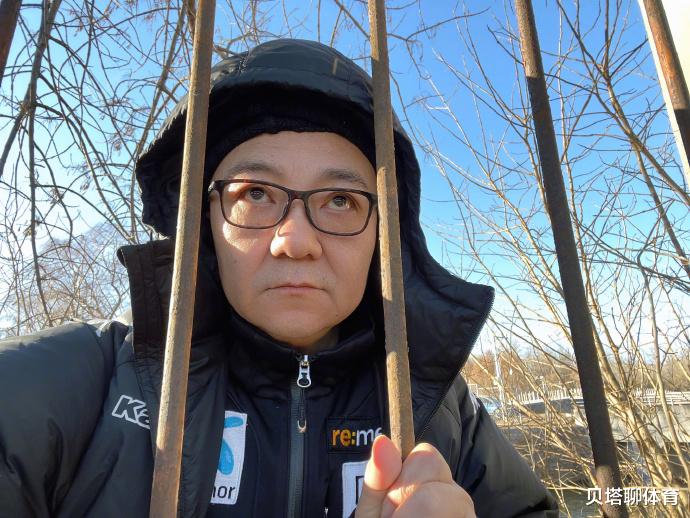 国足|董路：解说国足0-2日本太煎熬了！看比赛很难受，想台词儿更难受