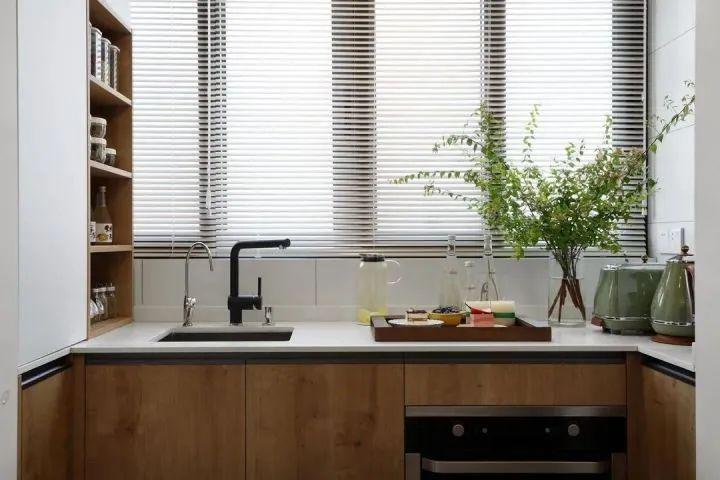 厨房收纳才不难，这些超好用的厨房收纳方法，大部分的家庭都能照搬