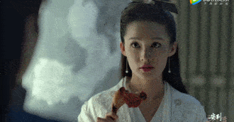 杨钰莹|凹陷、断层、尖得能“戳人”，这8位明星的下巴，一个比一个夸张