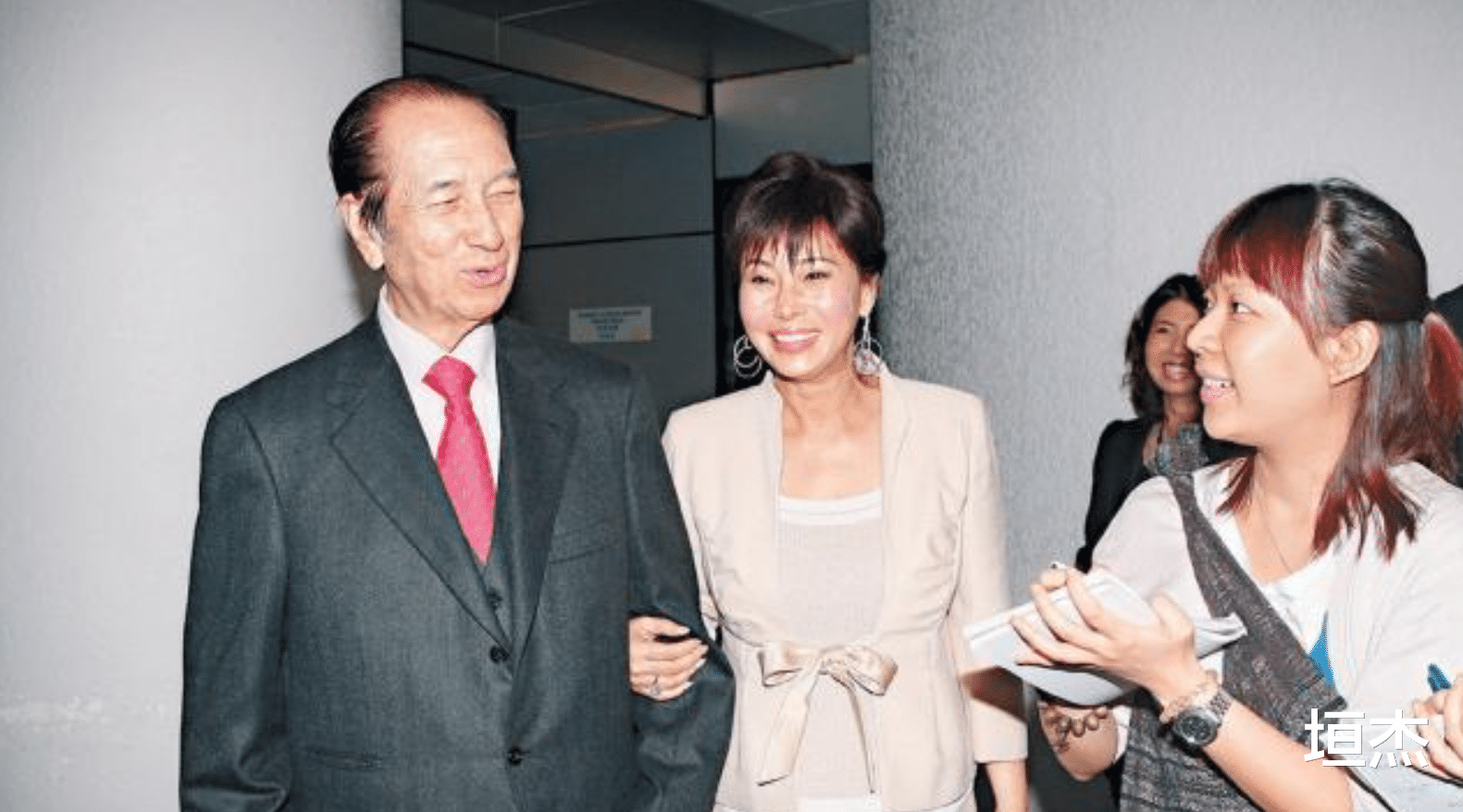 陈婉珍|陈婉珍：从护工到赌王三太，凭什么拿下67亿遗产，超梁安琪10亿