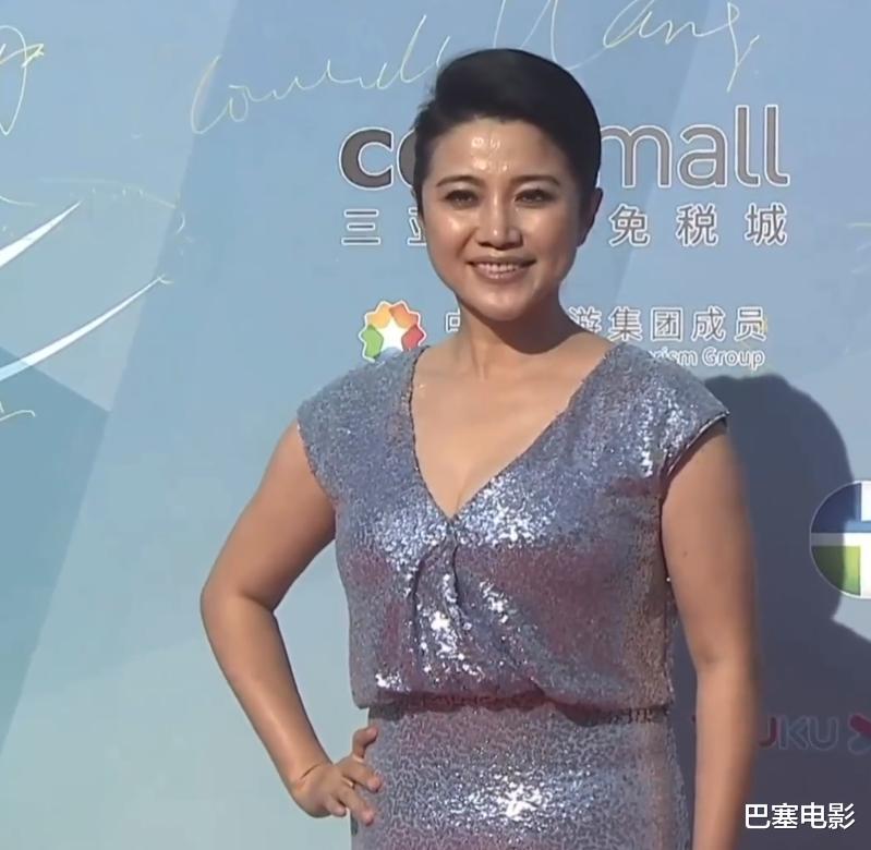 佟丽娅|海南电影节红毯:佟丽娅又美了,王宝强变好黑,李晨肿到认不出