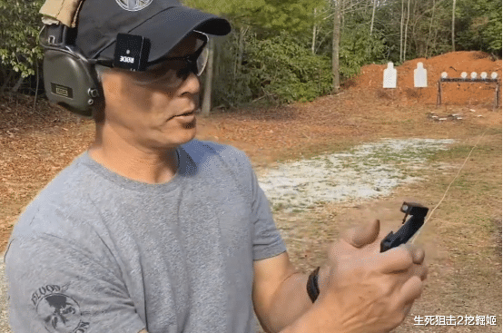 信用卡|比iPhone还轻的折叠手枪，和信用卡一边大，出厂还要配锁头防盗