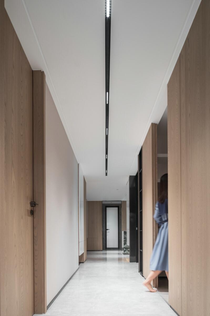 她拒绝断舍离，将240㎡大宅打满柜子，完工后才知道有多实用