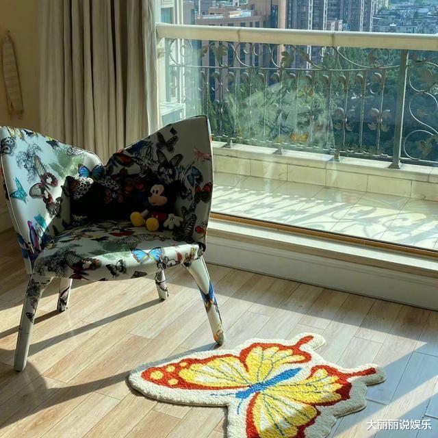 宋妍霏|26岁宋妍霏晒出在上海的家,全屋不豪华却胜过豪华,网友:好羡慕