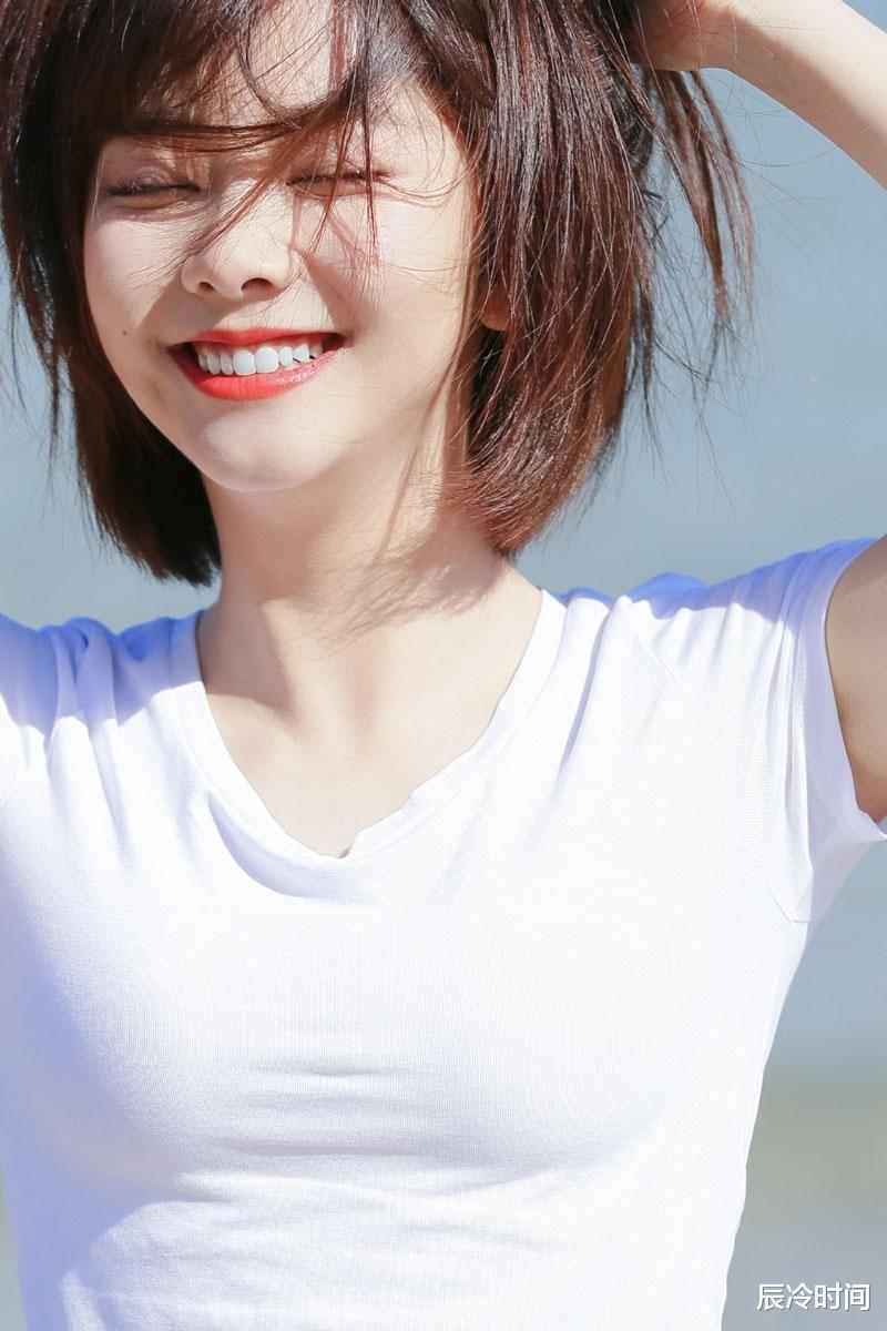 姐姐|余男的唇，李菲儿的腰，谭松韵的臀，这6位中年女星的性感很高级