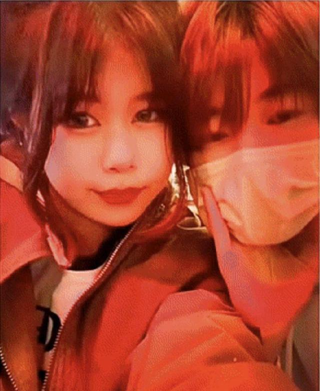 张亮|张亮14岁儿子天天早恋，女友身材惹人羡慕，网友：这发育比我都好