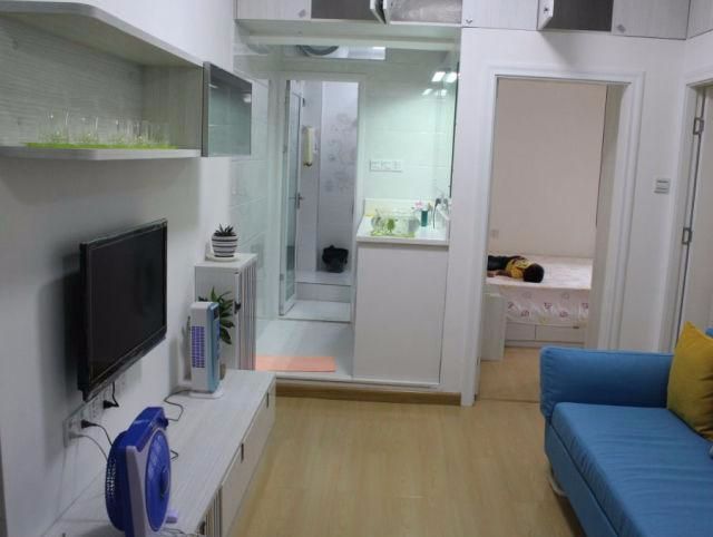 一家3口挤深圳30平米小房子,儿童房不足3平,生活苦也要坚持!