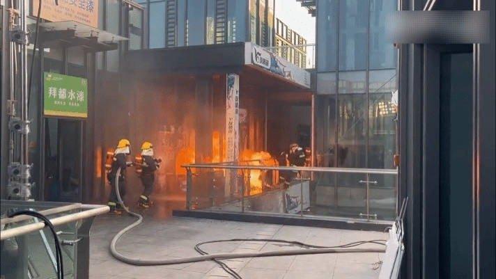 杨洋|杨洋《我的人间烟火》爆炸场面曝光，场景震撼真实，网友非常期待