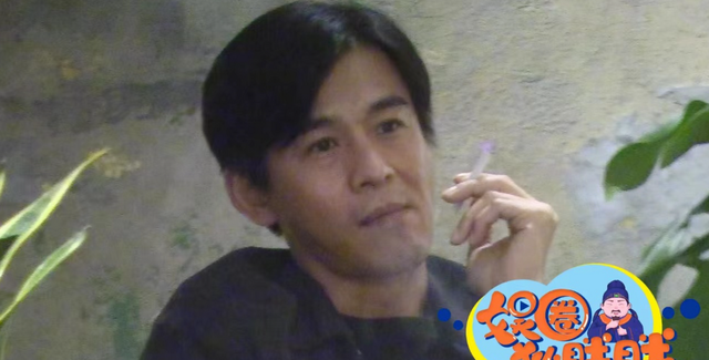 乔振宇|44岁知名男星室内抽烟!吞云吐雾坐姿霸气,或将面临200元罚款
