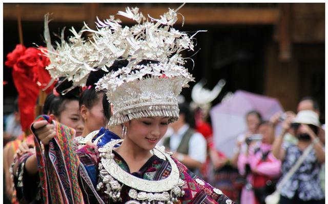 赛里木湖|桥与贵州旅游的神秘景区相连