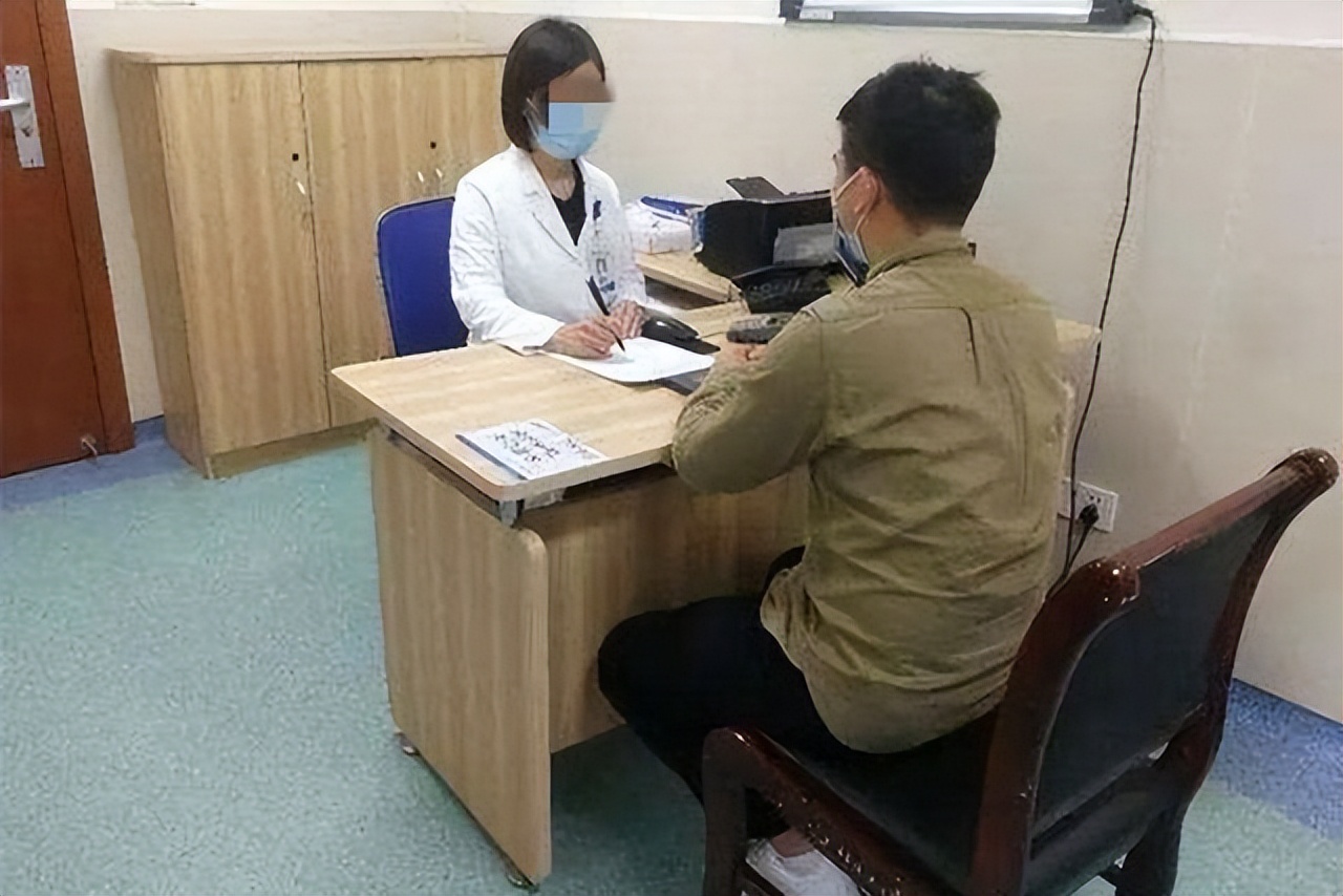 |妻子在厕所内发现女性长发，“阉割”丈夫