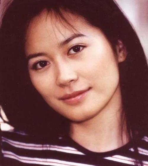 张基龙|“惊鸿仙子”俞飞鸿：绯闻对象不断，今51岁仍未婚，却有固定伴侣