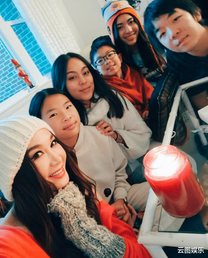 温碧霞|温碧霞探望豪门公公！对方很开心见到她，不介意其收养孩子不生娃