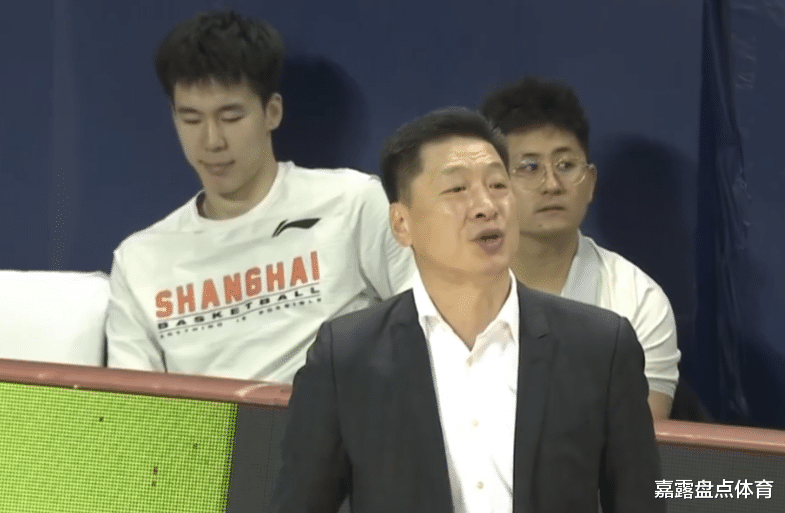 上海男篮|王哲林25分！关键时刻连得5分，上海逆转19分，冯莱轰24+17+4+5帽