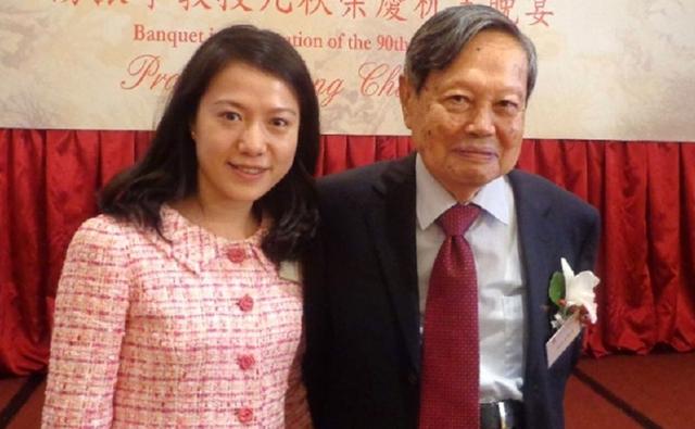 杨振宁|凭百岁高龄感动中国的杨振宁，如何与岳父岳母和三个孩子相处？