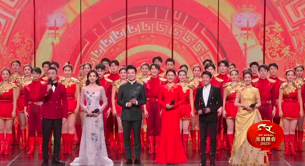 杨魏玲花|元宵晚会明星造型：玲花满脸幸福肥