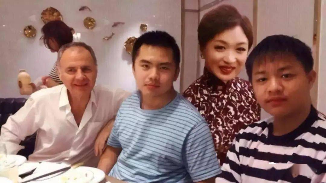 金星秀|《金星秀》当年为什么停播?得罪的人太多,里面还有一位“大哥”