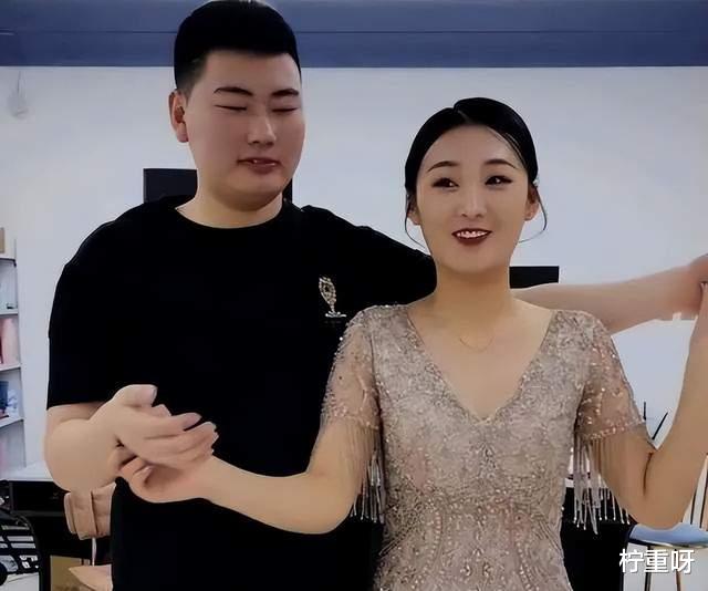 陈亚男|大衣哥儿子与陈萌感情甜蜜，前妻陈亚男疑有新恋情，彻底放下过往