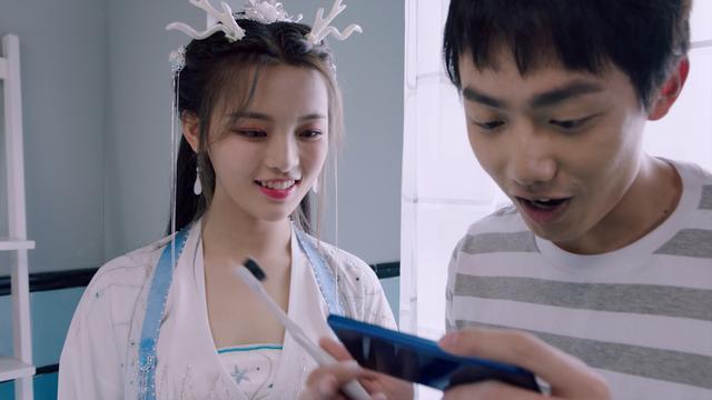 杨超越|为啥杨超越没演技,《浪漫满屋》还是找她演,只因这点别人做不到