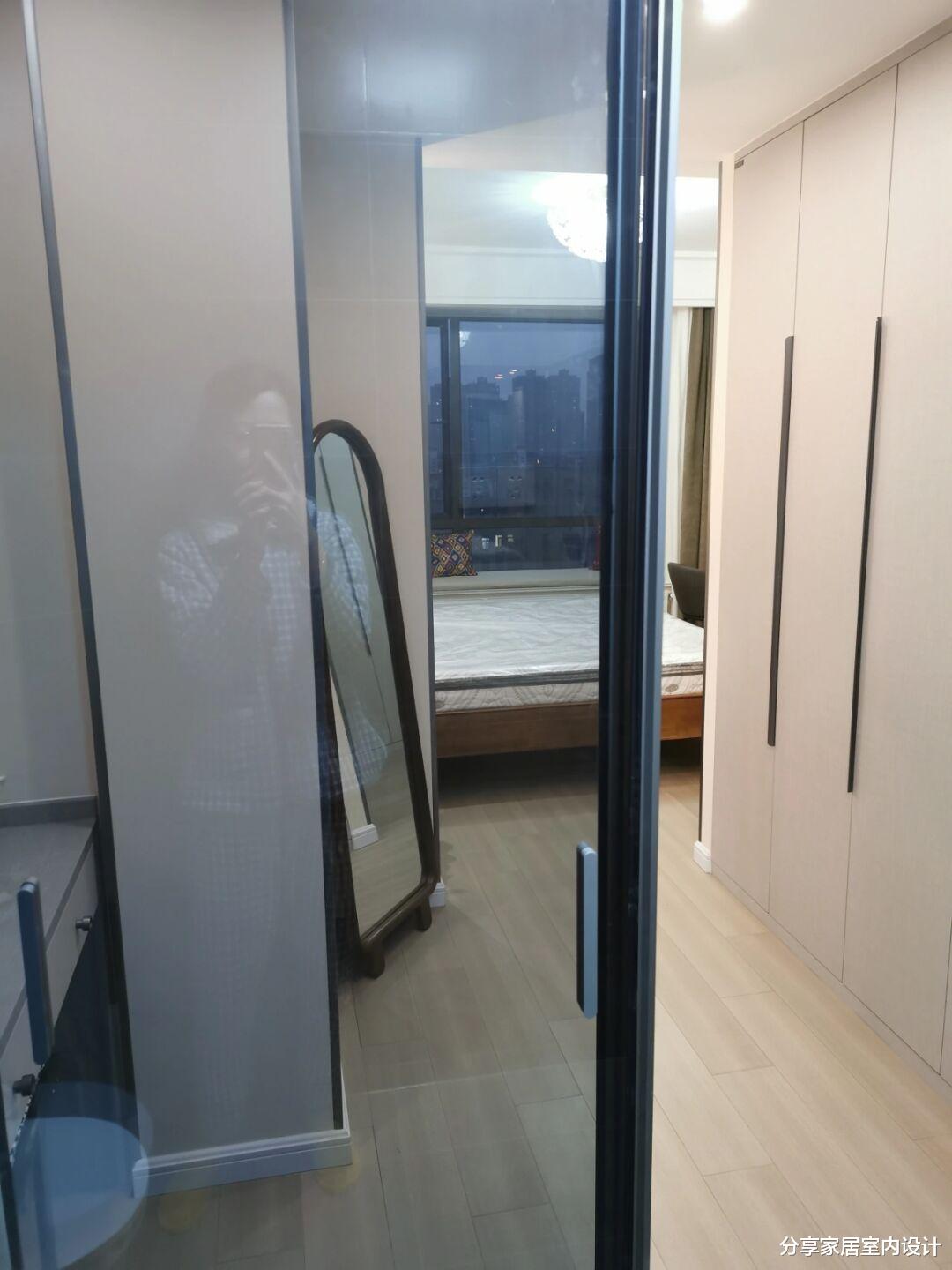 普通装修花了半年终于完工,效果很满意,电视墙非常实用!