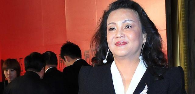 汪小菲|张兰直播拒提家族骂战，念汪小菲写给大S肉麻情书