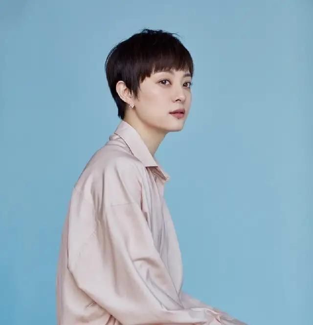 孙俪|为什么中年女人喜欢留短发,看孙俪马伊琍就知道,剪掉长发更耐看
