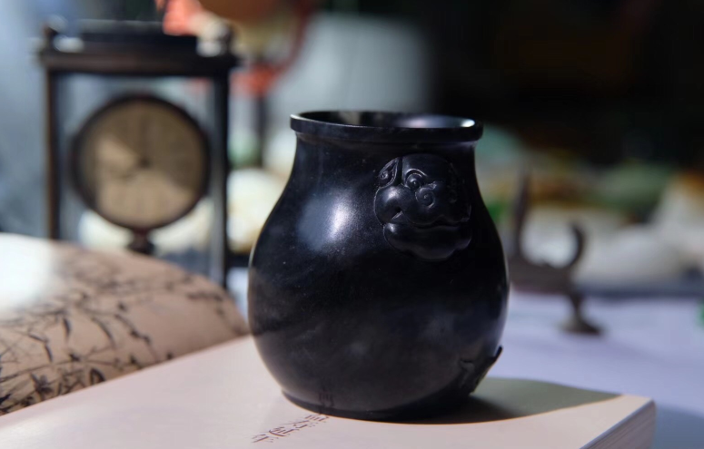 |墨玉是收藏的佳品，马云就收藏了两块