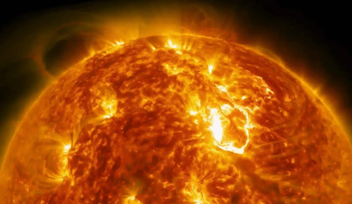连续24天高温预警，都是太阳惹的祸，它抛射了36次日冕物质