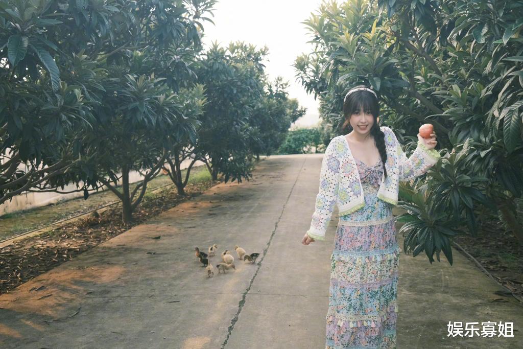 虞美人|《两个人的小森林》虞书词片场花絮,被鸭子吓到的虞美人好可爱