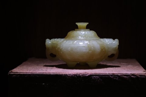 和田玉籽料|和田玉籽料双耳 三足盖炉