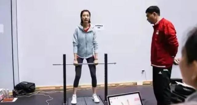 女排|大合照来袭！中国女排训练营开练，王媛媛、李盈莹、金烨状态超好