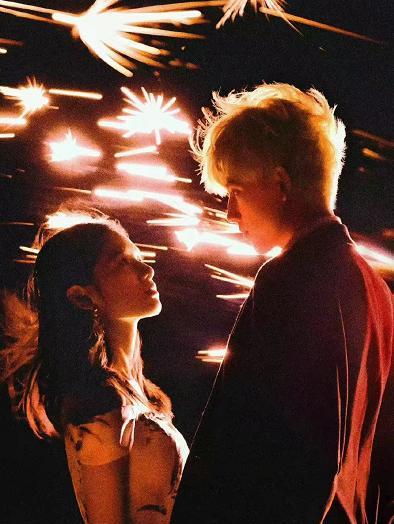 李峋|《点燃我温暖你》顺利完结，朱韵李峋收获幸福，但网友却表示不舍