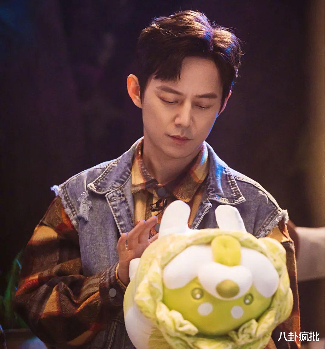 赵丽颖|赵丽颖攀上王京花?虎牙得罪油腻导演?李荣浩被绿?何炅挡枪?