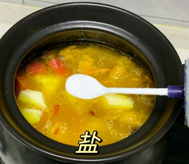 冬季，若不差钱，常给家人喝这汤，好喝不油腻，安稳度过冬天