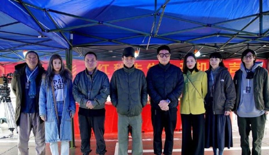 刘德华|刘德华时隔多年再与单立文合作，合影两人站c位，华仔帽子被调侃