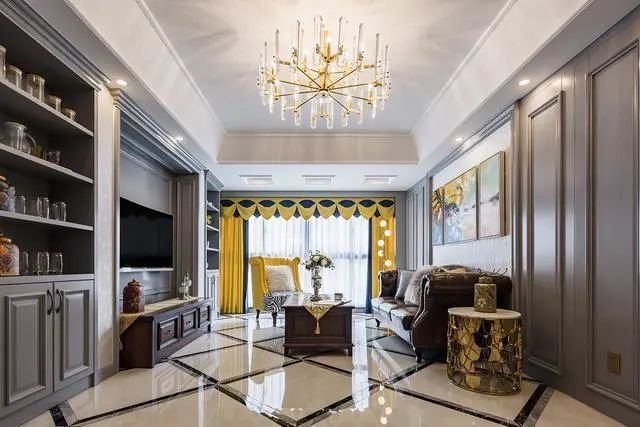 138平三居室没有玄关进门就是客厅,蓝灰色收纳柜,看起来很有质感