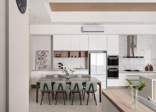 70后夫妻回乡自建房,因家居布置而走红,网友:羡慕都说倦了