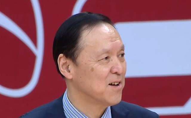 杜锋指导不满轻敌，勇士旧将闪亮登场，埃利斯无愧职业典范
