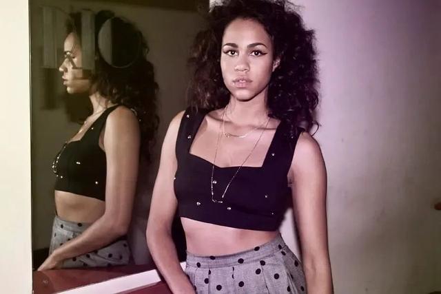 抖森|41岁“全球最性感男神”官宣订婚，哭瞎无数网友：长得酷似奥巴马，她谁？