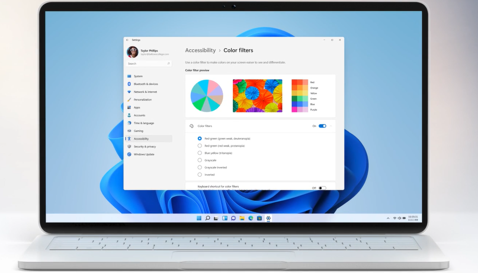 微软|“史上最贵”32G U盘售价1991元，网友开箱微软 Win11 实体彩盒版！