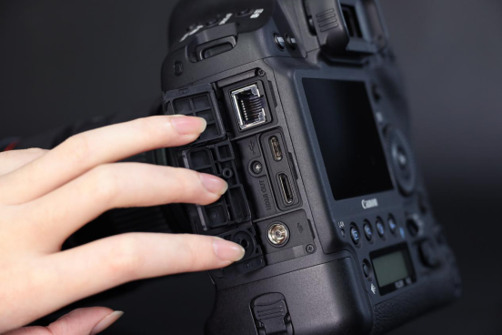 相机|佳能EOS-1D X Mark III评测：打破相机拍摄极限