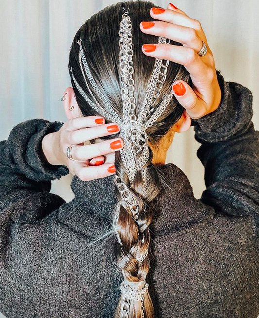 运动 纽约时装周总结:没想到今年彩妆趋势竟然与铁锈、金属有关?