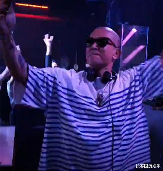 纽约|大S老公纽约演出现场照曝光,身材发福明显都快认不出来了