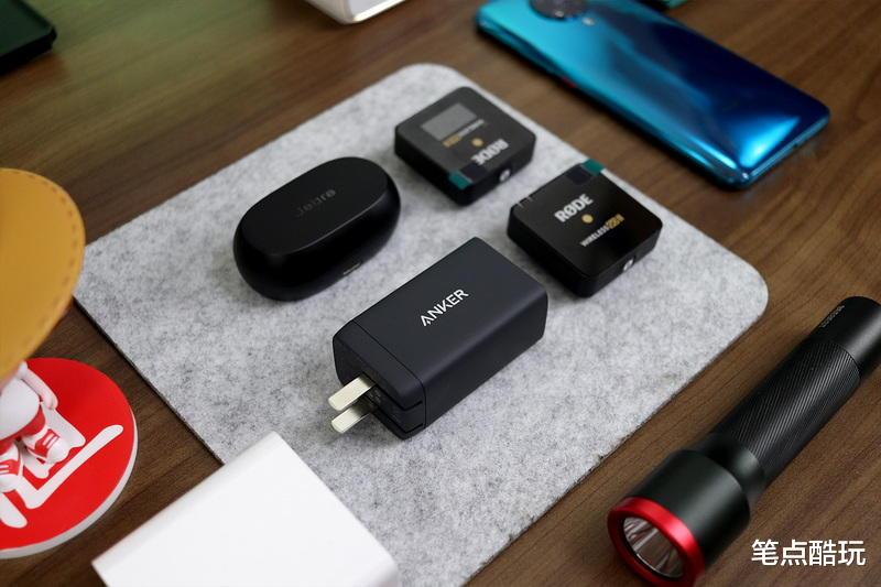 充电器|凉快小身材,喂饱三张嘴:Anker 65W氮化镓2C1A充电器评测