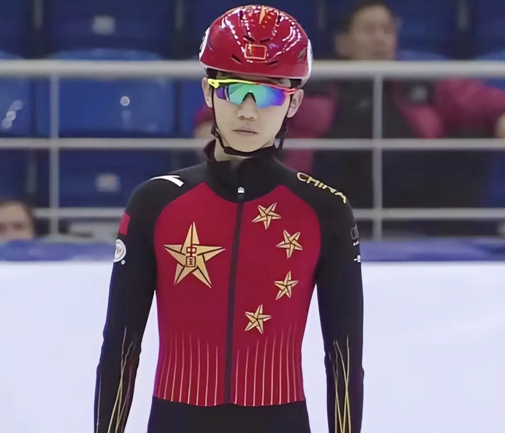 短道速滑|中国短道速滑世界冠军人设崩塌，引诱女粉丝爆照，三观不正！